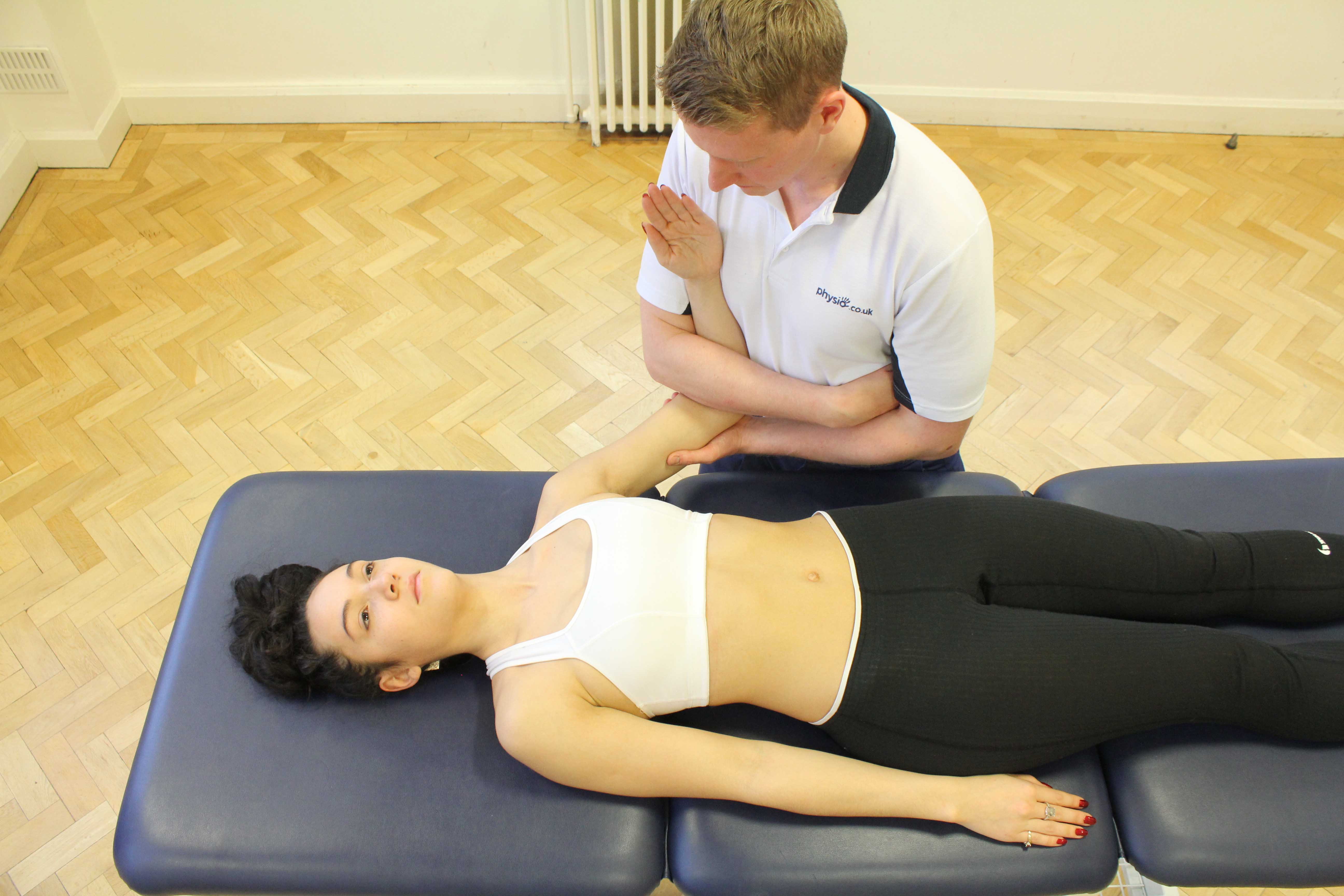 Joint distraction to relieve pain applied by an experienced physiotherapist
