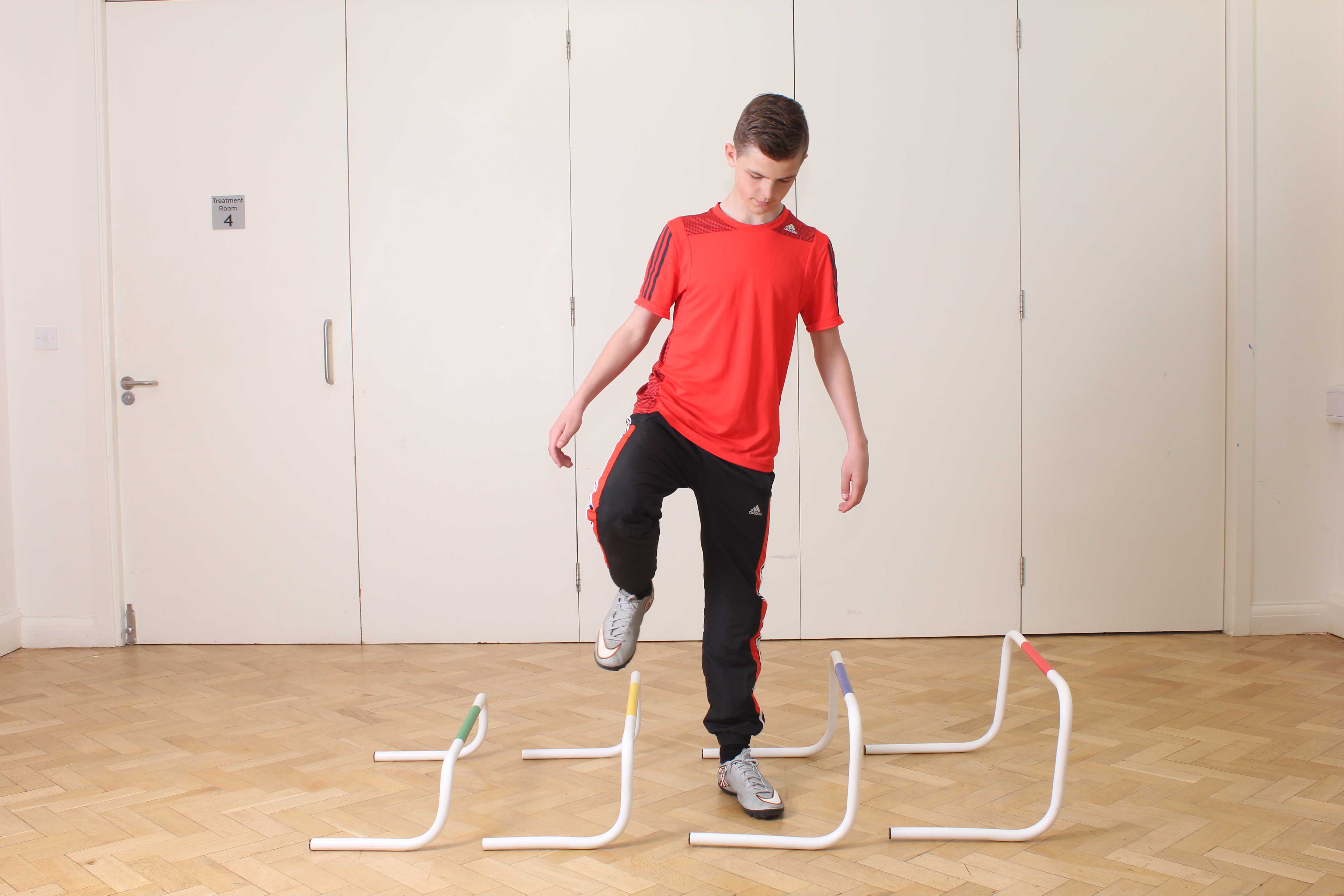 Side stepping over obstacles as part of gait re-education programme